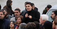 Sana mübah olan Kürd’e değil mi?